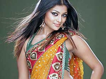 Soundarya set to enter films with Upendra's Godfather