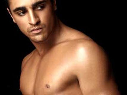 Imran Khan surpasses Emraan in love making
