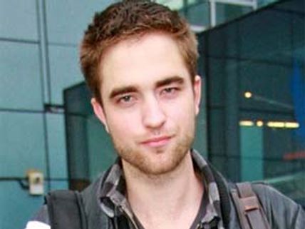 Robert Pattinson doesn't have his own house