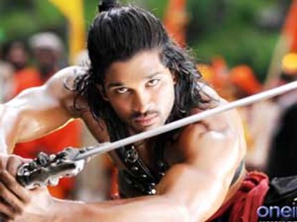 Watch  Badrinath Trailer