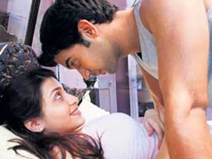 Ragini MMS Review: spine-chilling date