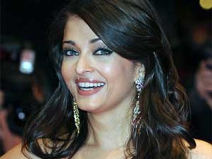 Aishwarya announces Heroine at Cannes