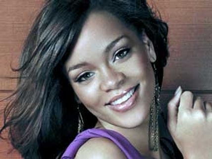 Rihanna reconnects with ex beau Chris Brown