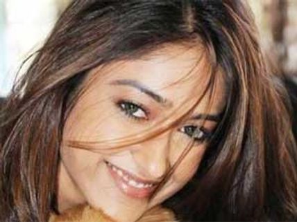 Ileana receives yet another Bollywood offer!