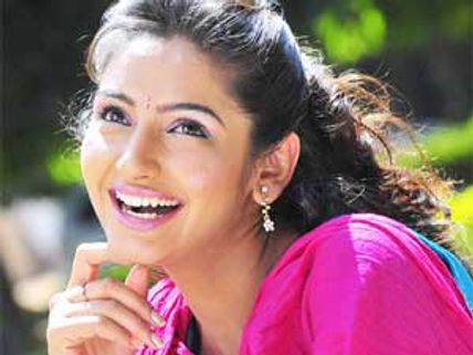 Ragini Dwivedi has no time to celebrate her birthday