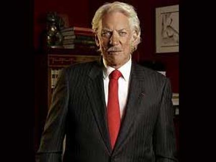 Donald Sutherland signs The Hunger Games