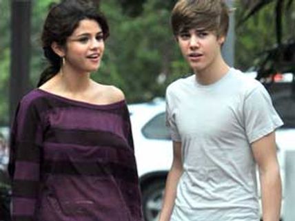 Justin Bieber takes Selena Gomez home