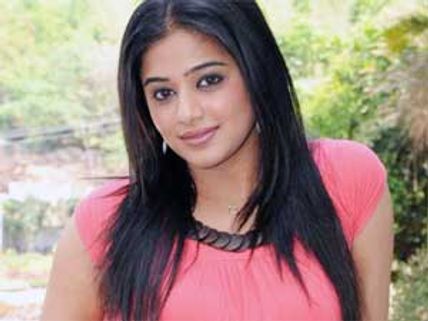 Priyamani signs to star in R Chandu's Ko... Ko...