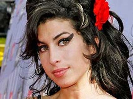 Amy Winehouse looks fine after coming out of Rehab