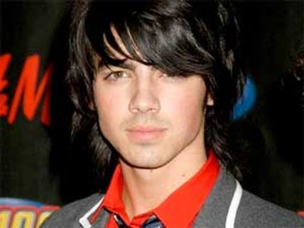 Joe Jonas upset with Britney Spears