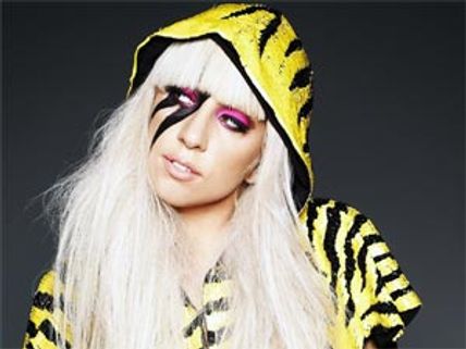 Lady Gaga continues to help Japanese tsunami victims