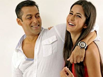 Salman Khan comes to Katrina's rescue again