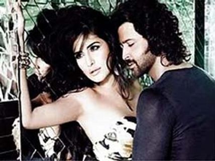 Hrithik Roshan kisses Katrina Kaif honestly