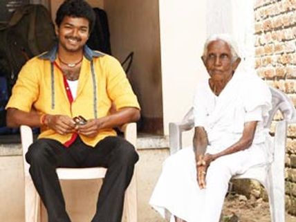 Vijay's Velayudham shoots at Goundamani’s family abode