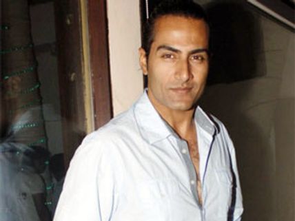 Murder 2 actor in Ajith's Billa 2