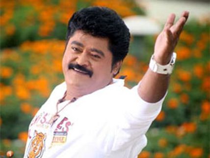 Jaggesh to romance Daisy Shah in Bodyguard remake