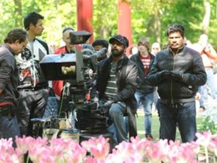 Miscreants ransack Shankar's Nanban sets