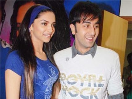 Deepika still close to ex boyfriend Ranbir