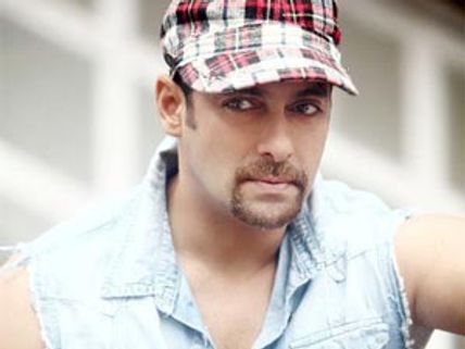 Salman dragged into Ready payment battle