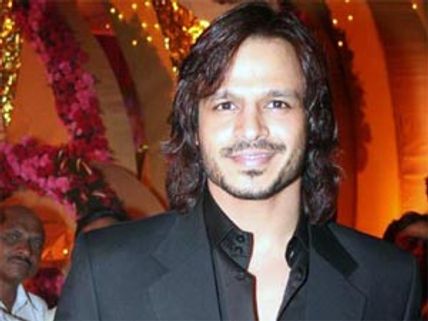 Non-bailable warrant against Vivek Oberoi, dad