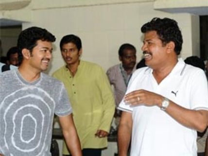 Shankar's Nanban to light up screens during Diwali