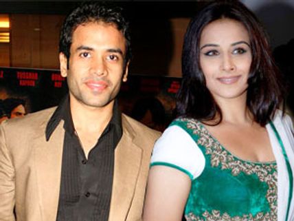 Vidya-Tusshar kiss disturbed
