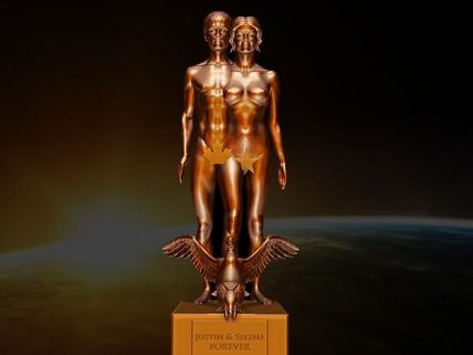 Justin Bieber, Selena Gomez's nude bronze metallic statue