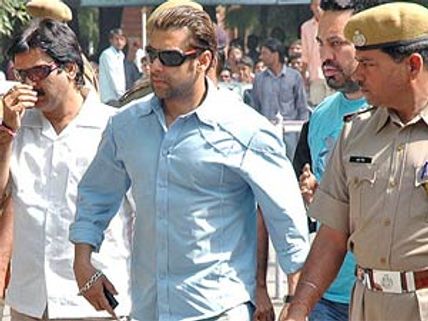 Salman Khan asked to appear before Jodhpur Court