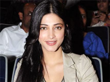 Amala Paul out; Shruti Hassan surprisingly in!