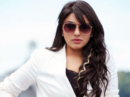 Hansika joins businessman Mahesh Babu