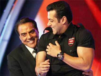 Salman Khan as Dharmendra's Bodyguard on IGT 3