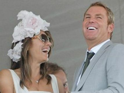 Elizabeth Hurley tying knot with Shane Warne this year?