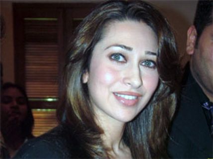Karisma Kapoor prepones shooting of  Dangerous Ishq