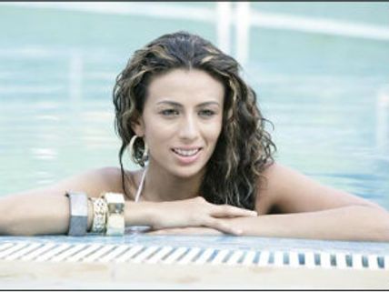 When Pia Trivedi's top snapped open on Hum Tum Aur Shabana set?