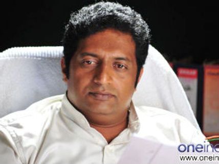 Prakash Raj thrown out of Maatraan
