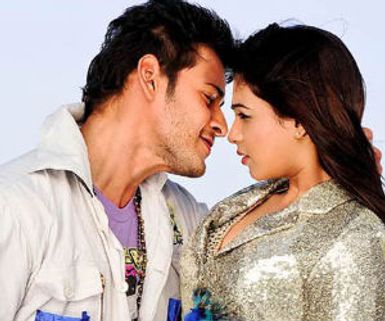 Dookudu releasing with record number of prints