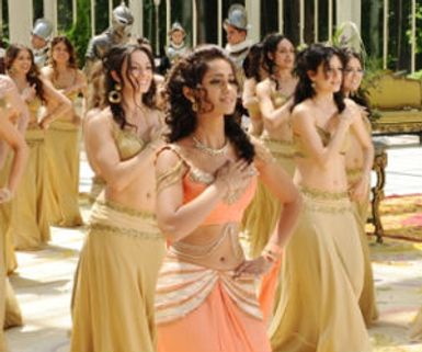 Ileana injures her ankle