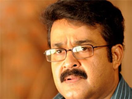 Mohanlal escapes bike accident miraculously 