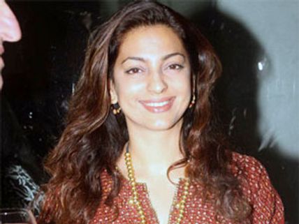 Juhi Chawla says she didn't lash out at Shahrukh Khan