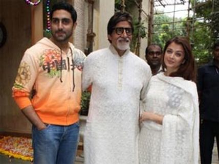 Amitabh, Aishwarya try to pep up Abhishek Bachchan 