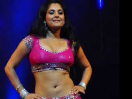 Ramya to flaunt her curves again for an item song