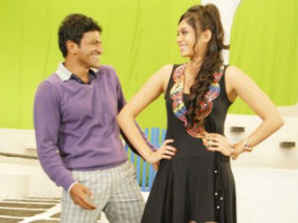 Paramathma - Movie Review: Puneet's best treat for this Dasara