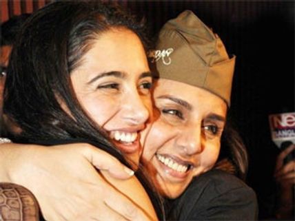 Nargis Fakhri bowl over Rishi Kapoor-Neetu Kapoor