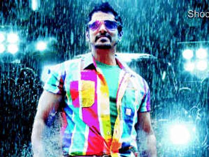 Vikram's Rajapattai breaks Vijay's Velayudham record!