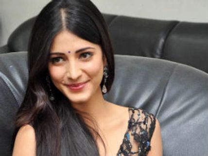 Shruti Hassan snubs Junior NTR for Aamir Khan