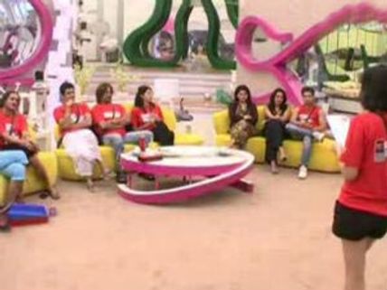 Bigg Boss 5: Lakshmi, Raageshwari, Mandeep bag Blue phones