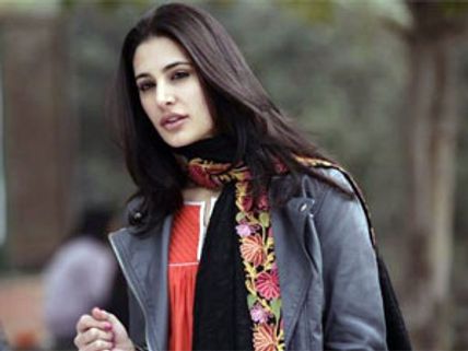 Nargis Fakhri or Bipasha Basu; Who gets Krissh 2?