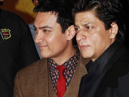 Shahrukh Khan hurt by Aamir's backstabbing act?