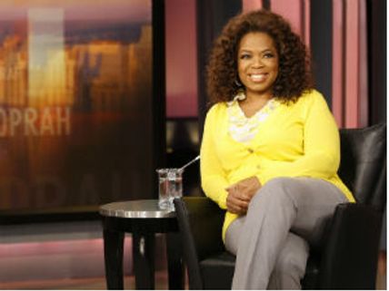Oprah Winfrey revisits her first job after 26 years!