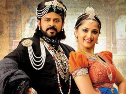 Anushka to pair up Venkatesh in Seethamma Vakitlo Sirimalle Chettu!